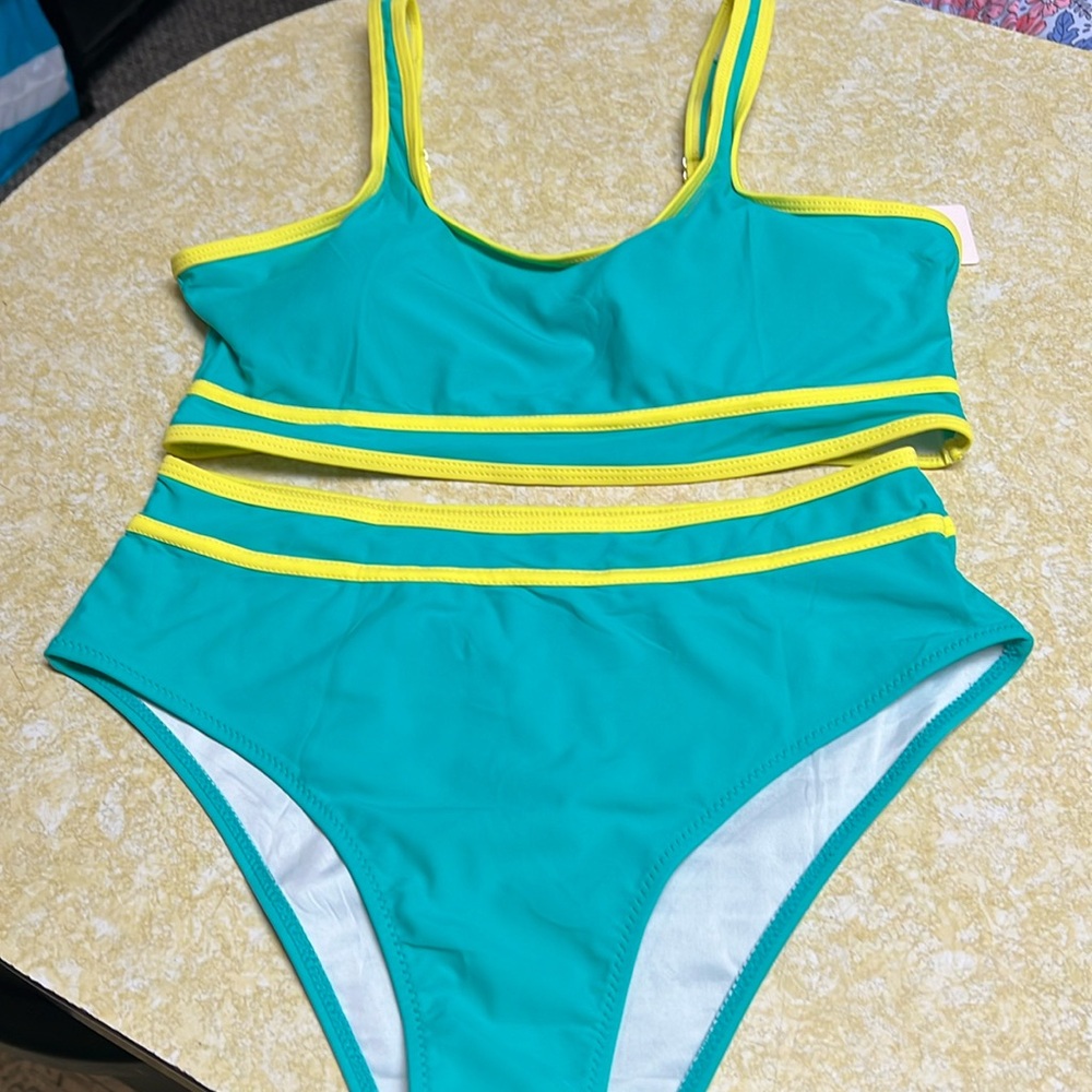 NWT women’s 2 piece swimsuit, SZ L